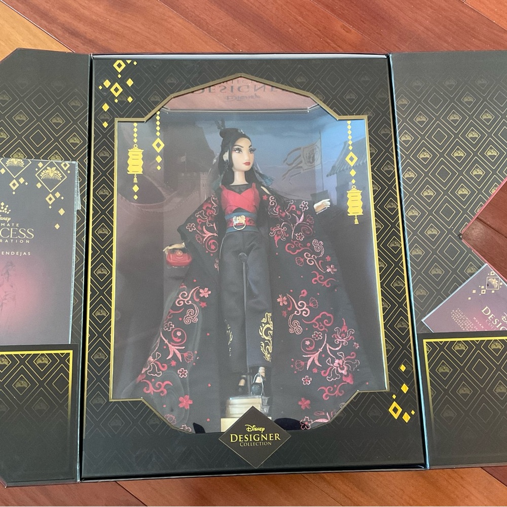 Disney Princess Designer Series  Dolls Limited ‘’MULAN  beautiful doll RETIRED